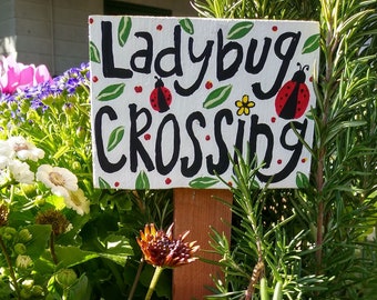 Garden Ladybug Sign, Ladybug Crossing Wooden Sign,Rustic Flower Gardening Sign, Gardener Gift, Bug Organic Gardening Decor, Fairy Garden