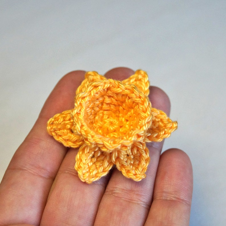 Mini Micro Crocheted sizes Small Daffodil Brooch options