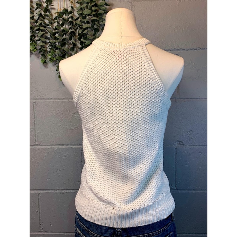 Top sin mangas de punto de algodón blanco con cuello halter y textura, talla pequeña, de Lilly Pulitzer. imagen 3