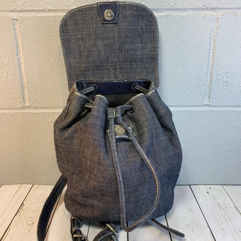 Rebecca Minkoff Sofia Drawstring Backpack Denim Multi-Color Tassels immagine 9