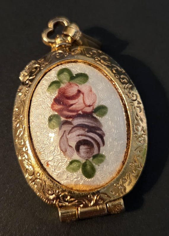Guilloche enamel locket pendant - Gem
