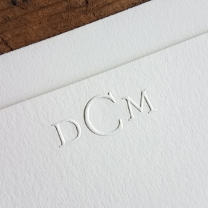 Geprägtes Briefpapier | Personalisierte Monogramm Grußkarten