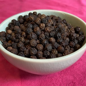 Black Pepper - peppercorns - Whole or Ground Spice - 1 oz to 1 pound