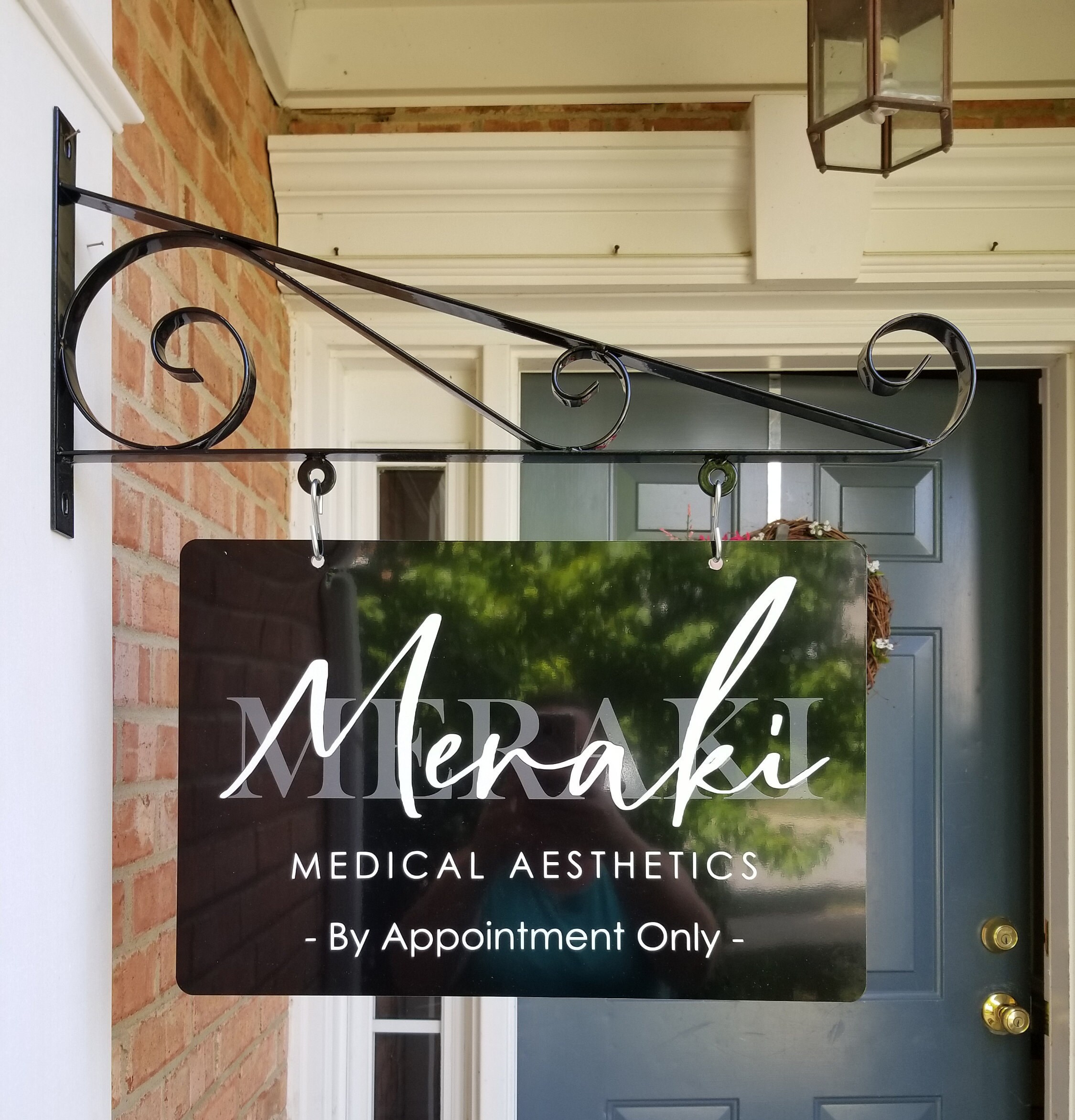 14x10 Sign Bracket Custom Outdoor Metal Business Sign With Scroll Bracket (14x10