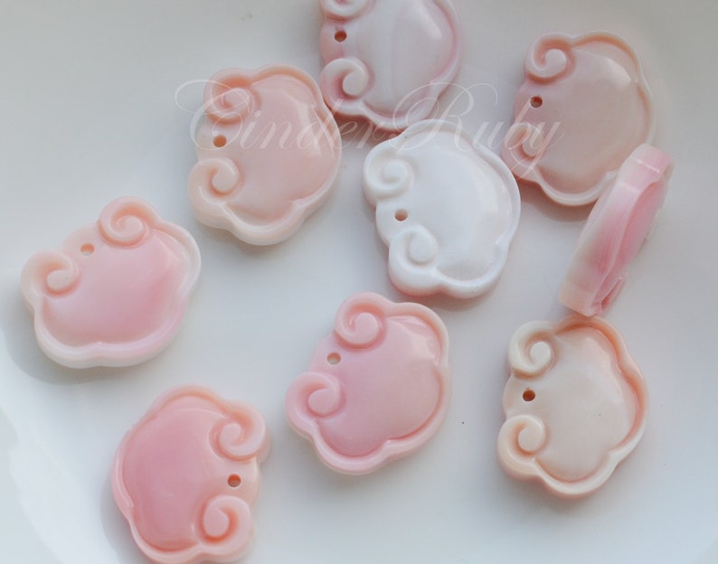 Pink Queen Conch Shell Hand Carved Ruyi Pendants,12-20 mm Pink MOP Charm BeadsPink Mother of Pearl Drops image 3