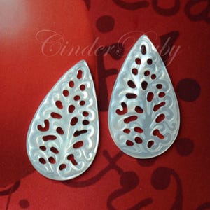 20x34 mm Vintage Style White Mother of Pearl Filigree Teardrops, White Shell Tear Drop Earring Parts