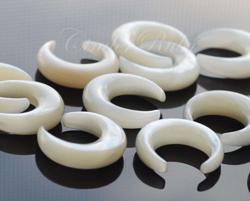 White MOP Crescent Moon Charms, White Shell Horn Beads, 20 mm White Mother of Pearl Crescent Moon, Set of 2 or More image 2