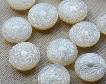 Hand Carved MOP Floral Leaves Pendants, 20 mm Conch Vintage Garden Flower Beads, 1 Piece or More