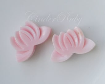 Conch Shell Water Lily Flower, Hand Carved Pink Lotus Flower,Natural Pink MOP Flowers,12x20 mm Lotus Pendant, 1 Pc or More