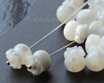 Natural White Shell Lily of the Valley,Hand Carved White MOP Flower Beads,White Mother of Pearl Flowers,7.5x8 mm,Full Drilled