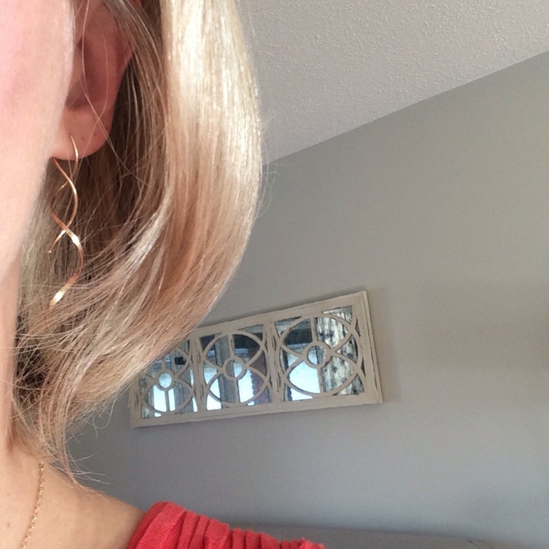 Wire Twist earring; wire earring; hand forged earring; wire earring