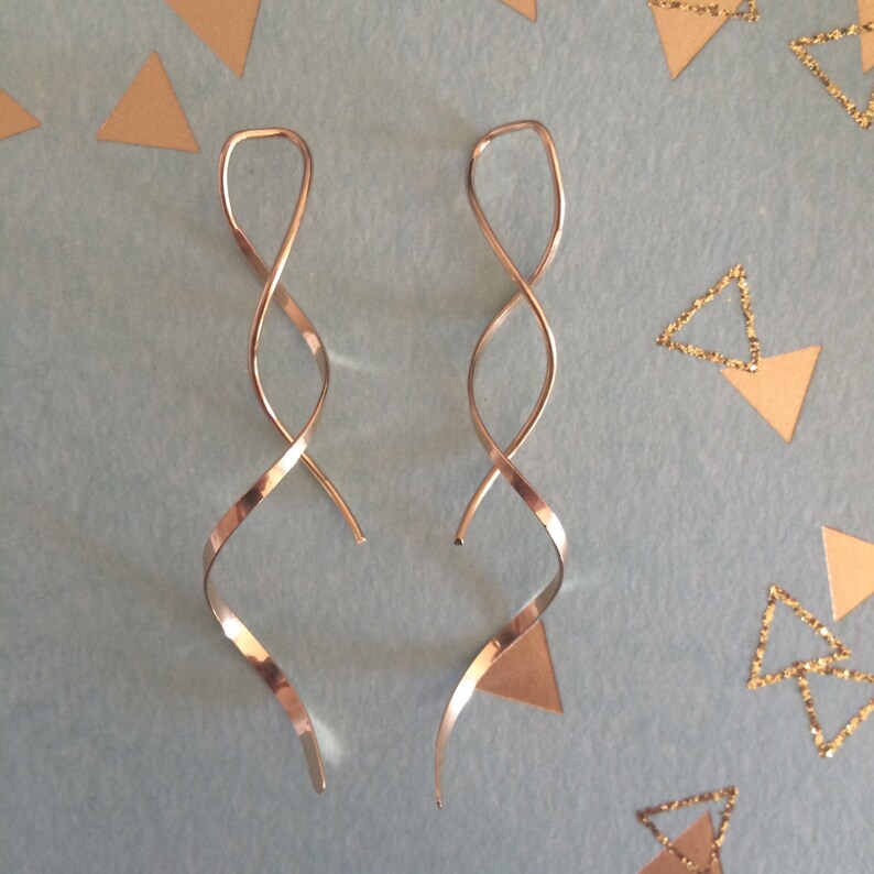 Wire Twist earring; wire earring; hand forged earring; wire earring