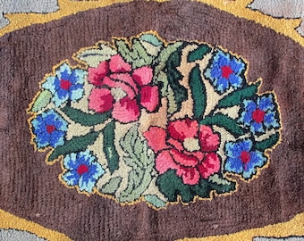 Vintage / Antique Primitive Hand Hooked Rug Floral Design 36" x 24" -- Needs TLC