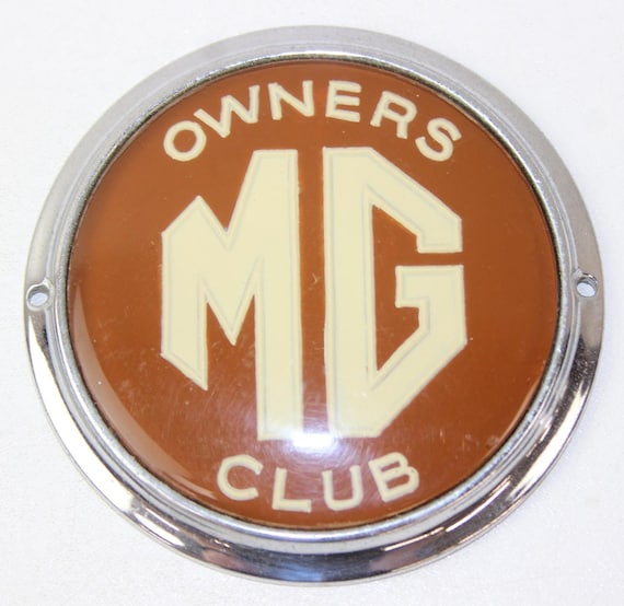 MGオーナーズクラブのヴィンテージグリルバッジ（赤と黒、クローム