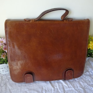 Porte-documents vintage en cuir italien par Aldo Tramontano, Italie, porte-documents en cuir en très bon état avec bandoulière, 37 x 30 cm