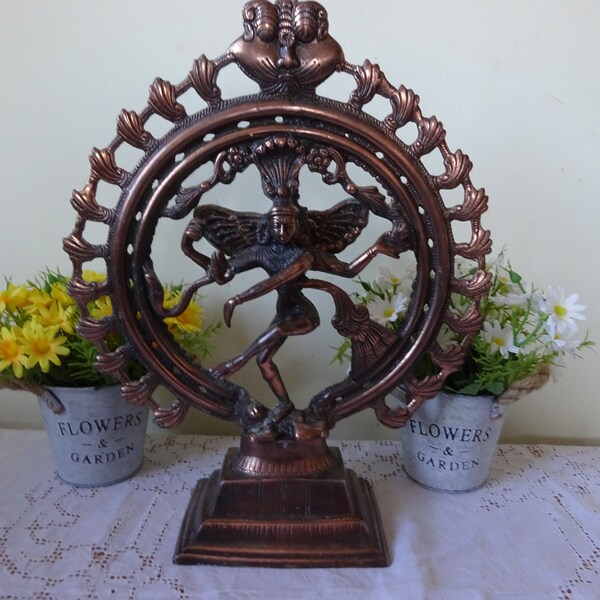 Large Shiva Nataraj statue of the deities Shiva in fantastic condition copper washed metal  40 x 33 x 11 cm Meditation yoga