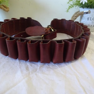Cinto de couro de alta qualidade para cartuchos de espingarda, 25 porta-cartuchos, costuras costuradas, como novo, couro de qualidade, 40&#39;&#39; - 46&#39;&#39;