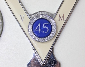 VM  Veteran Motorist 53年　ビンテージ カーバッチ VM Veteran Motorist 53年 ビンテージ カーバッチ 【公式通販】