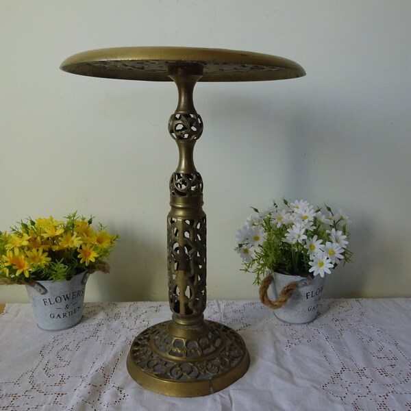 Large vintage brass planter stand / Flower pot stand brass display stand Field mouse decoration fireside companion heavy solid brass