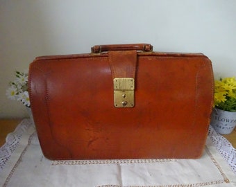 Vintage brown leather brief case in nice condition made in England