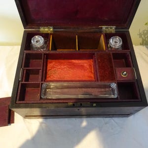 Victorian campaign style mahogany  writing slope desk top stationary box with fitted leather interior with interior draw 31 x 23 x 16 cm