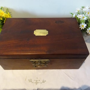 Victorian campaign style mahogany  writing slope desk top stationary box with green leather interior with interior draw 40 x 25 x 15 cm