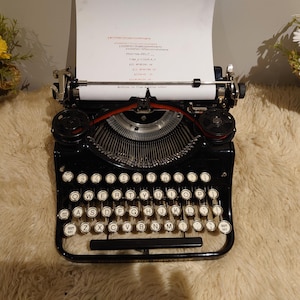 Vintage Underwood portable typewriter Underwood typewriter in stunning working condition Circa 1930'S made in the USA