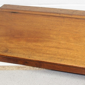 Vintage bois blond antique, boîte à articles de bureau étroite pour greffier avec couvercle relevable pour le rangement, boîte de rangement de documents 78 x 54 x 13 cm