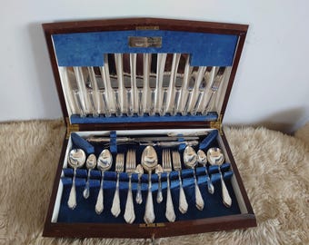 Servizio da tavola vintage in argento placcato, composto da posate per sei persone, 54 pezzi, prodotto da A.E. Poston & Company Ltd di Sheffield, Inghilterra.