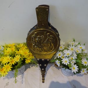 Vintage set of wood & decorated leather fire bellows with brass fittings in great working condition 40 x 13 x 6 cm