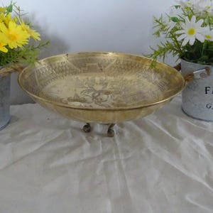 Vintage brass dish on brass planter / Potpourri dish nicely decorated 21 x 21cm