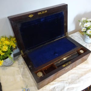 Victorian campaign style oak writing slope desk top stationary box with fitted interior including inkwells & key 40 x 23 x 15cm