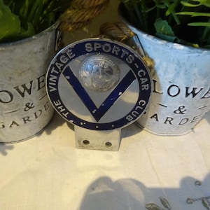 Vintage The Vintage Sports Car Club badge  / grill badge car mascot in really good condition 10 x 8 cm