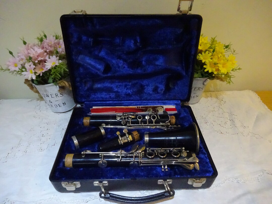 Bundy Selmer Resonate Bb in Velvet Lined Box in