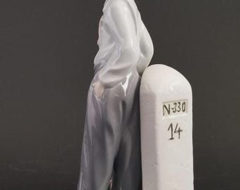 Lladro “basket of Love” 7622 Porcelain Figurine Mint Condition in