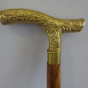 Vintage Nussbaum Gehstock mit massivem Messinggriff seltener 3 teiliger Gehstock 82 cm