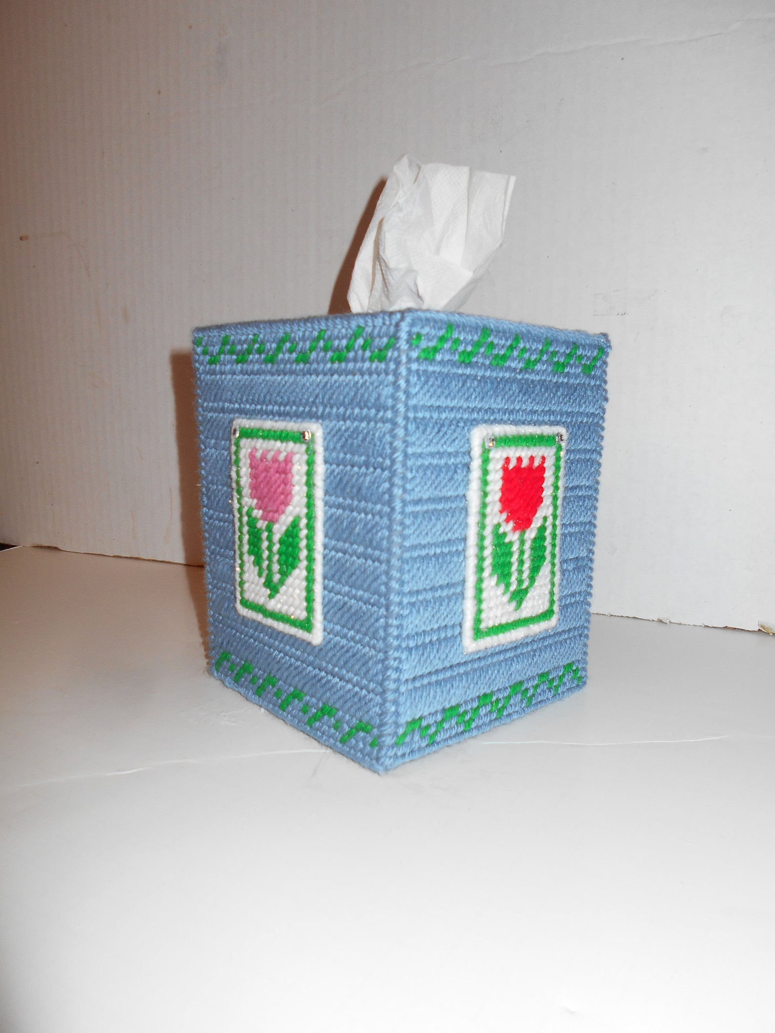 Tulip Tissue box Cover Spring Plastic canvas | Etsy