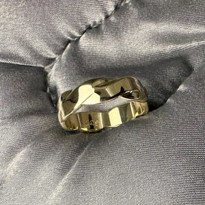 8k Solid Gold Intertwined Ring – Ladies Wedding Band, US Size 6 image 6