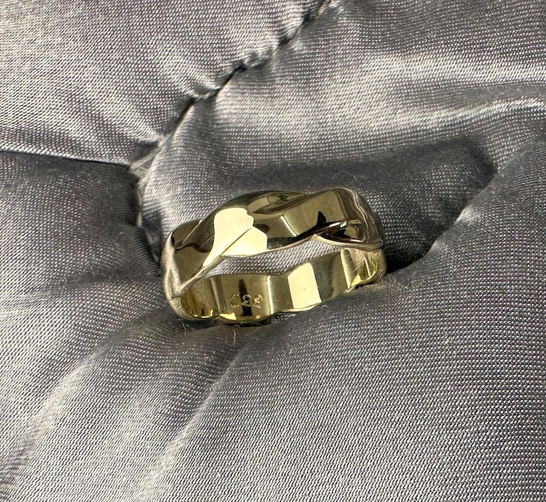 8k Solid Gold Intertwined Ring – Ladies Wedding Band, US Size 6 image 6