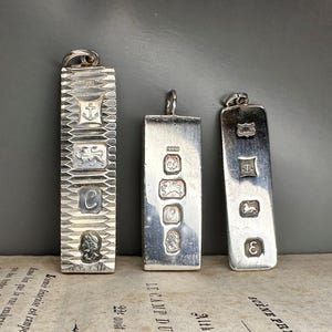 Solid Silver Ingot Pendant, British Hallmarks, Birmingham 1977, Royal Memorabilia, The Queen Elizabeth II