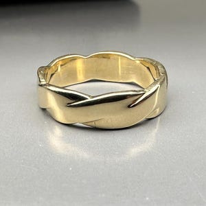 8k Solid Gold Intertwined Ring – Ladies Wedding Band, US Size 6 image 3