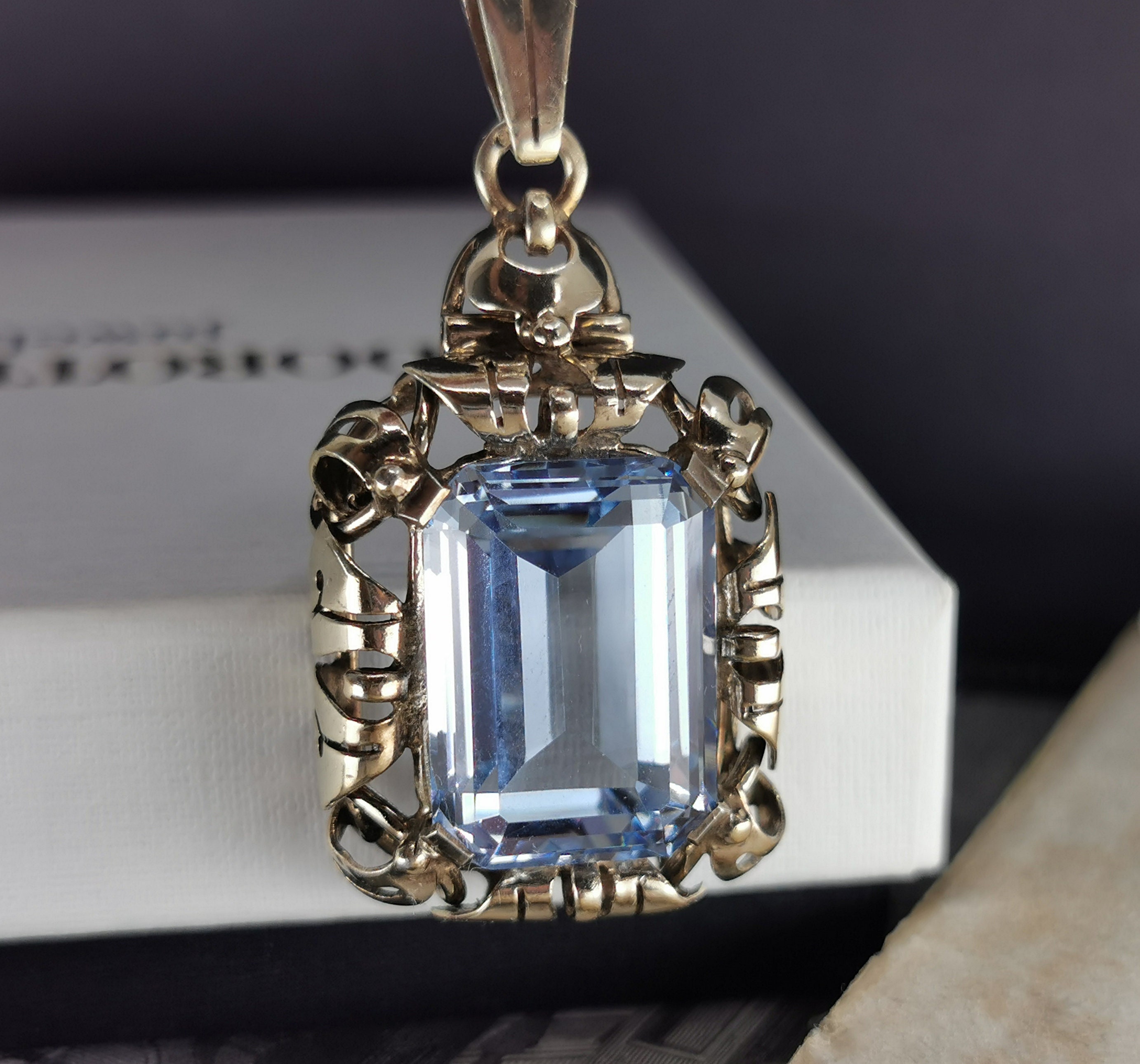 Art deco hotsell aquamarine pendant
