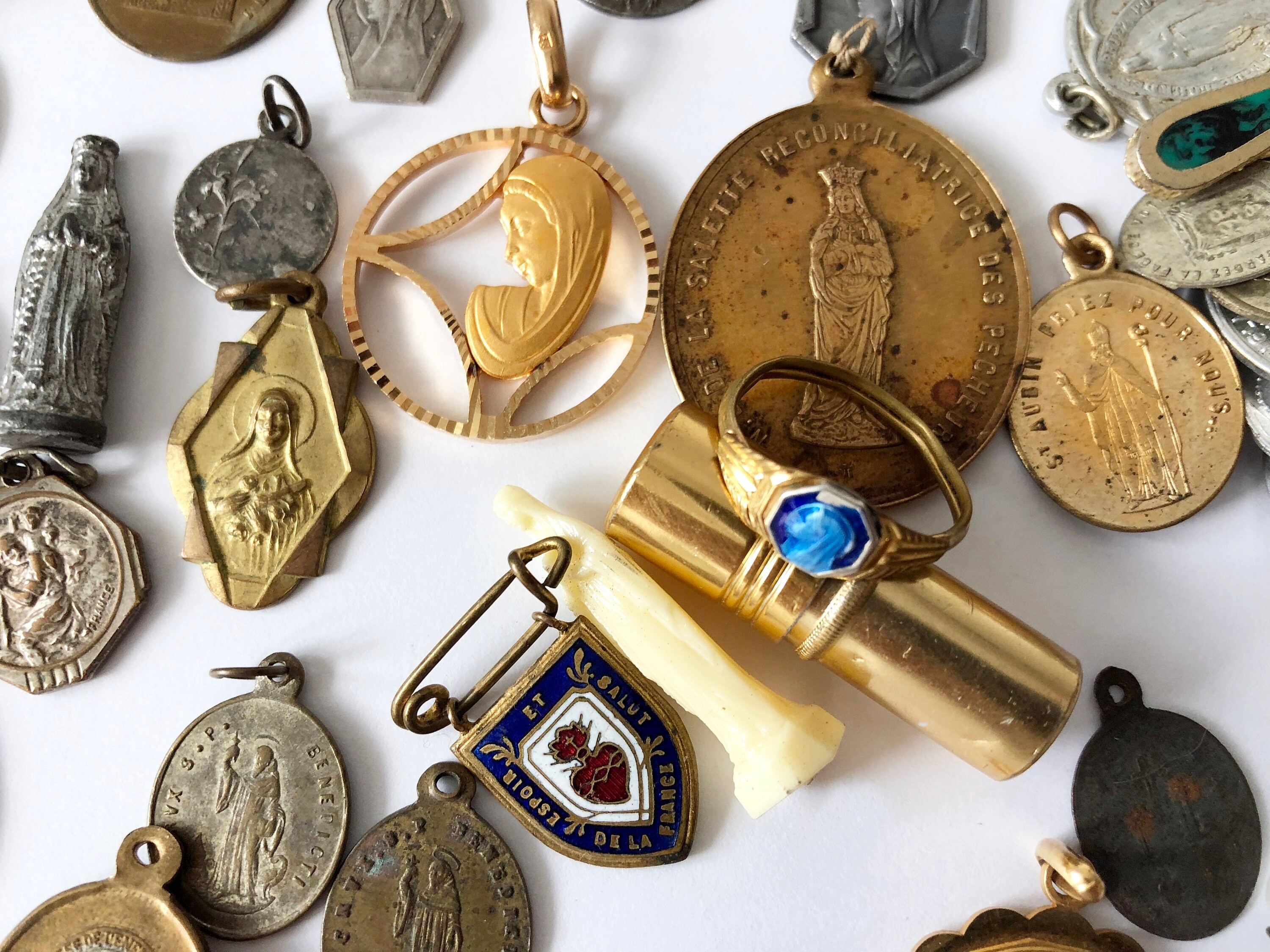 Vintage Religious Medals Lot of 60 Holy Medals Saints Medals Etsy