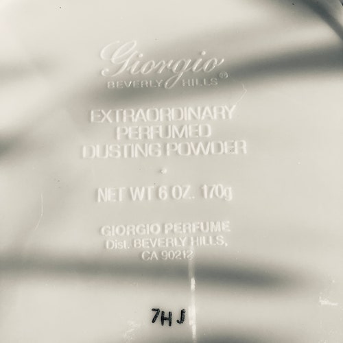 Giorgio Beverly Hills Extraordinary Perfumed Dusting Powder shops 6 oz. Never Used Vintage I Ship Globally