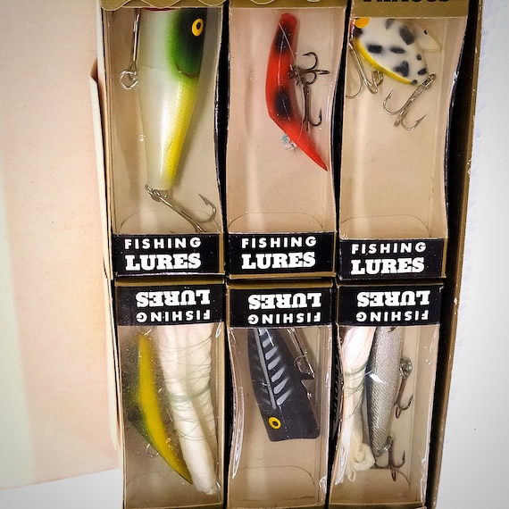 Box of 12 Vintage Fishing Lures. 