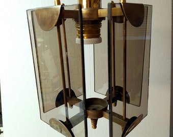 Lámpara colgante estilo linterna de latón de los años 50.