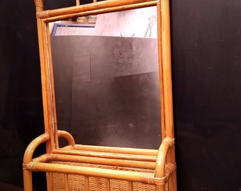 Specchio in rattan di bambù vintage realizzato a mano.