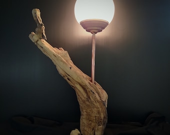Lámpara de madera flotante hecha a mano