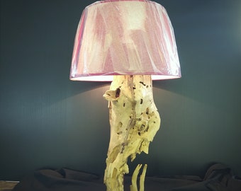 Handgefertigte Lampe aus Treibholz