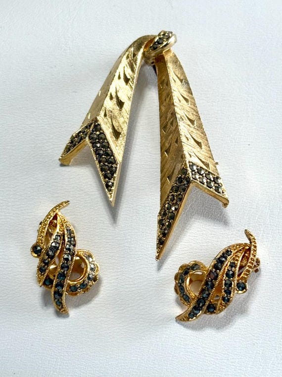 SPHINX Signed and Numbered Vintage Brooch and Cli… - image 5